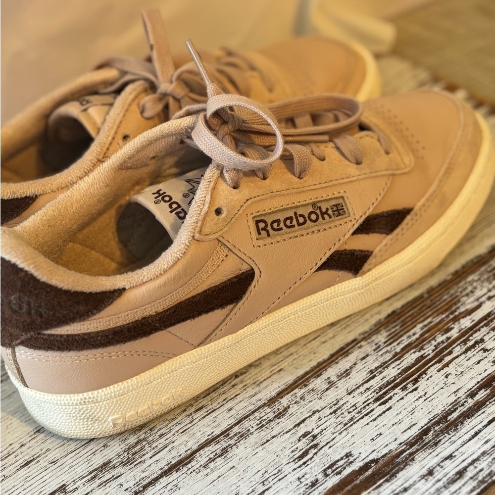 Reebok Women’s Beige and Dark Brown Sneakers